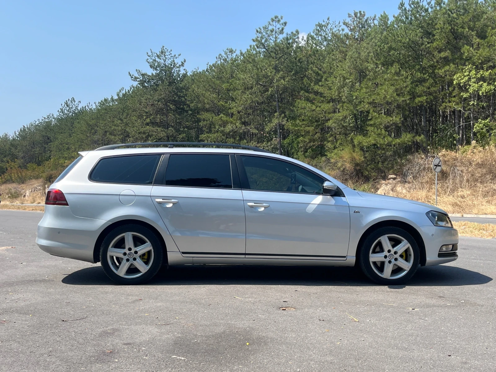 VW Passat 1.6 TDI, снимка 5 - Автомобили и джипове - 55931406