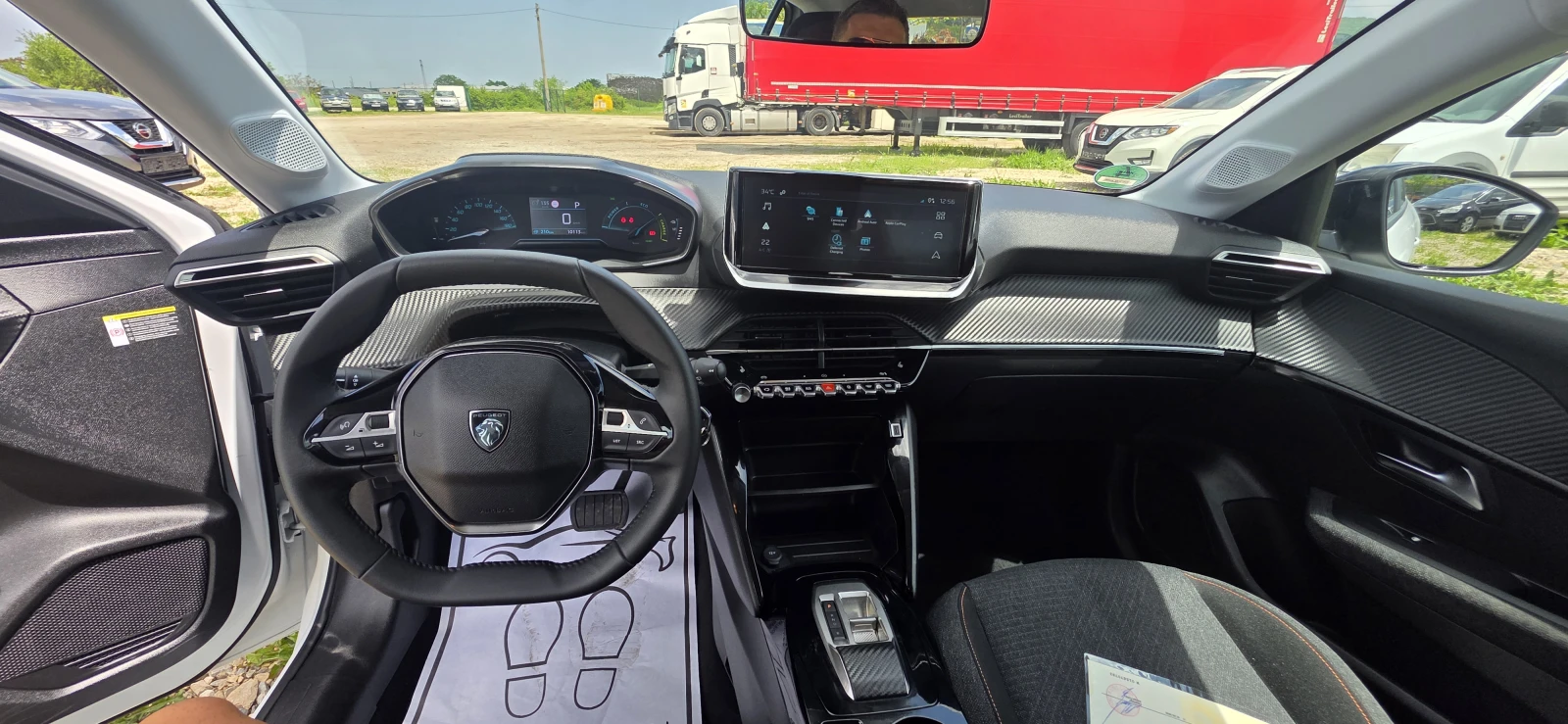 Peugeot 208 E-STYLE, снимка 9 - Автомобили и джипове - 56096087