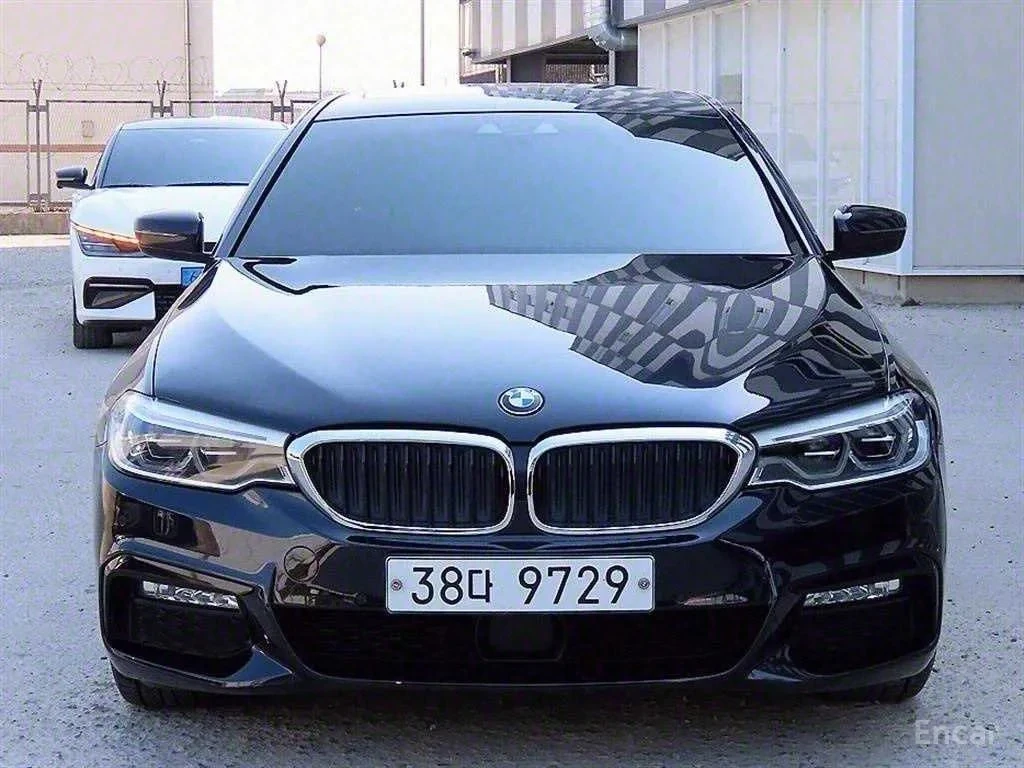 BMW 530 M Sport Package/ПОДГРЕВ/ХЕДЪП/ФИНАНСИРАНЕ, снимка 3 - Автомобили и джипове - 56130913