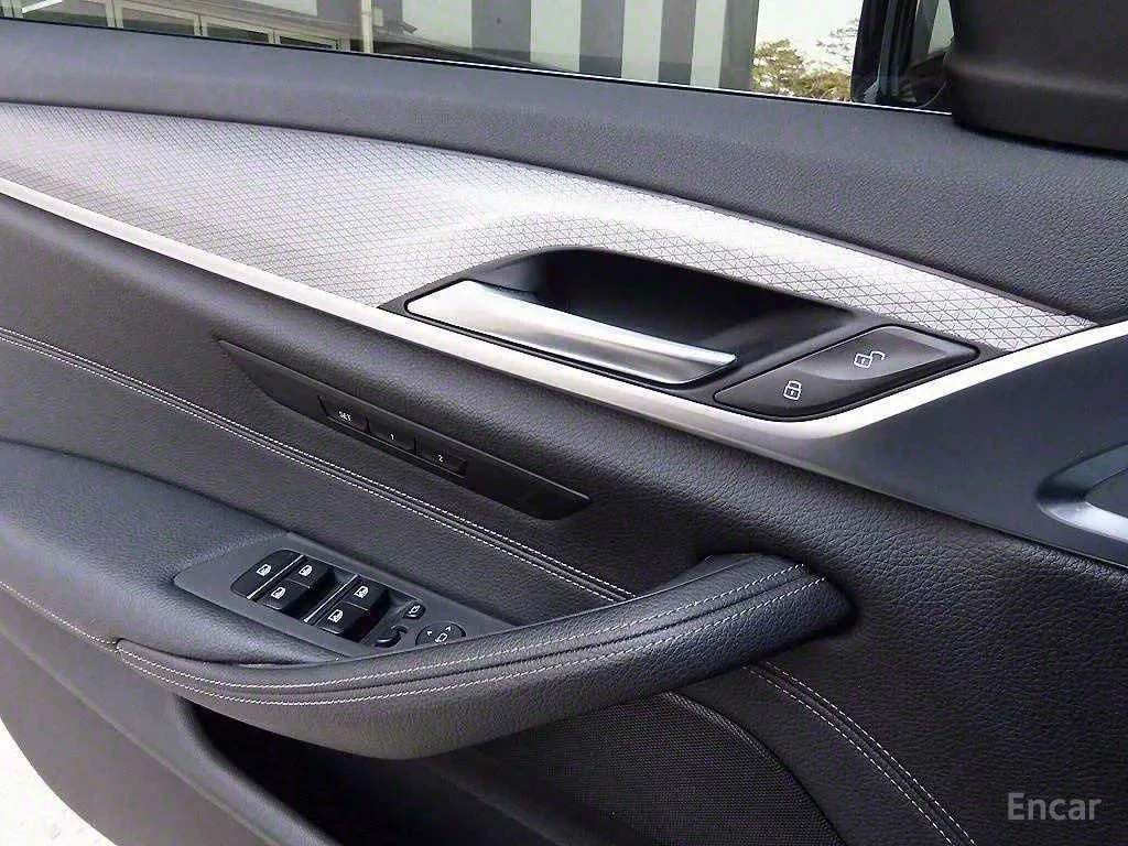 BMW 530 M Sport Package/ПОДГРЕВ/ХЕДЪП/ФИНАНСИРАНЕ, снимка 14 - Автомобили и джипове - 56130913