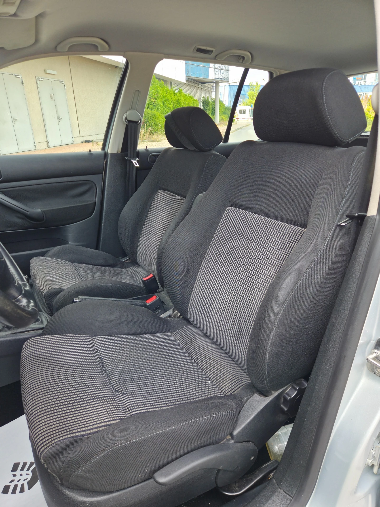 VW Golf 1.8i 125к.с. Газов инж.* УНИКАТ* ОБСЛУЖЕН, снимка 11 - Автомобили и джипове - 56166108