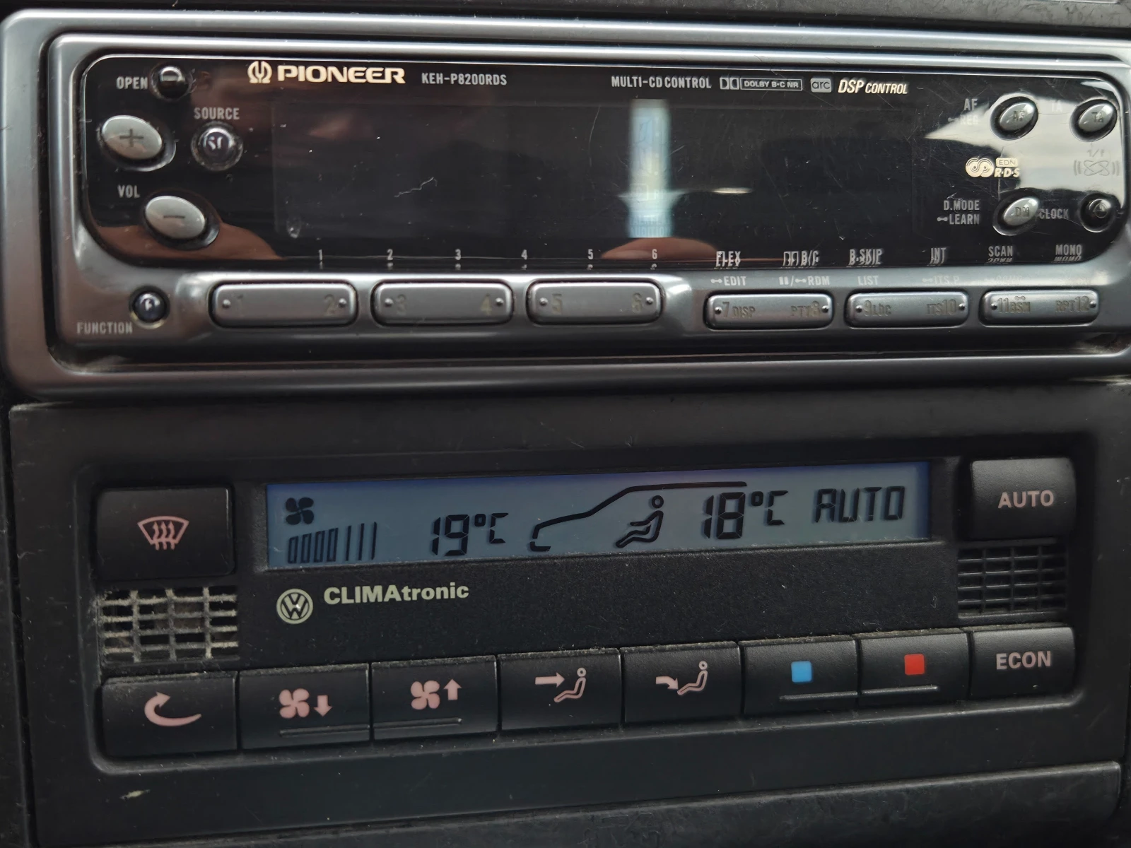 VW Golf 1.8i 125к.с. Газов инж.* УНИКАТ* ОБСЛУЖЕН, снимка 8 - Автомобили и джипове - 56166108