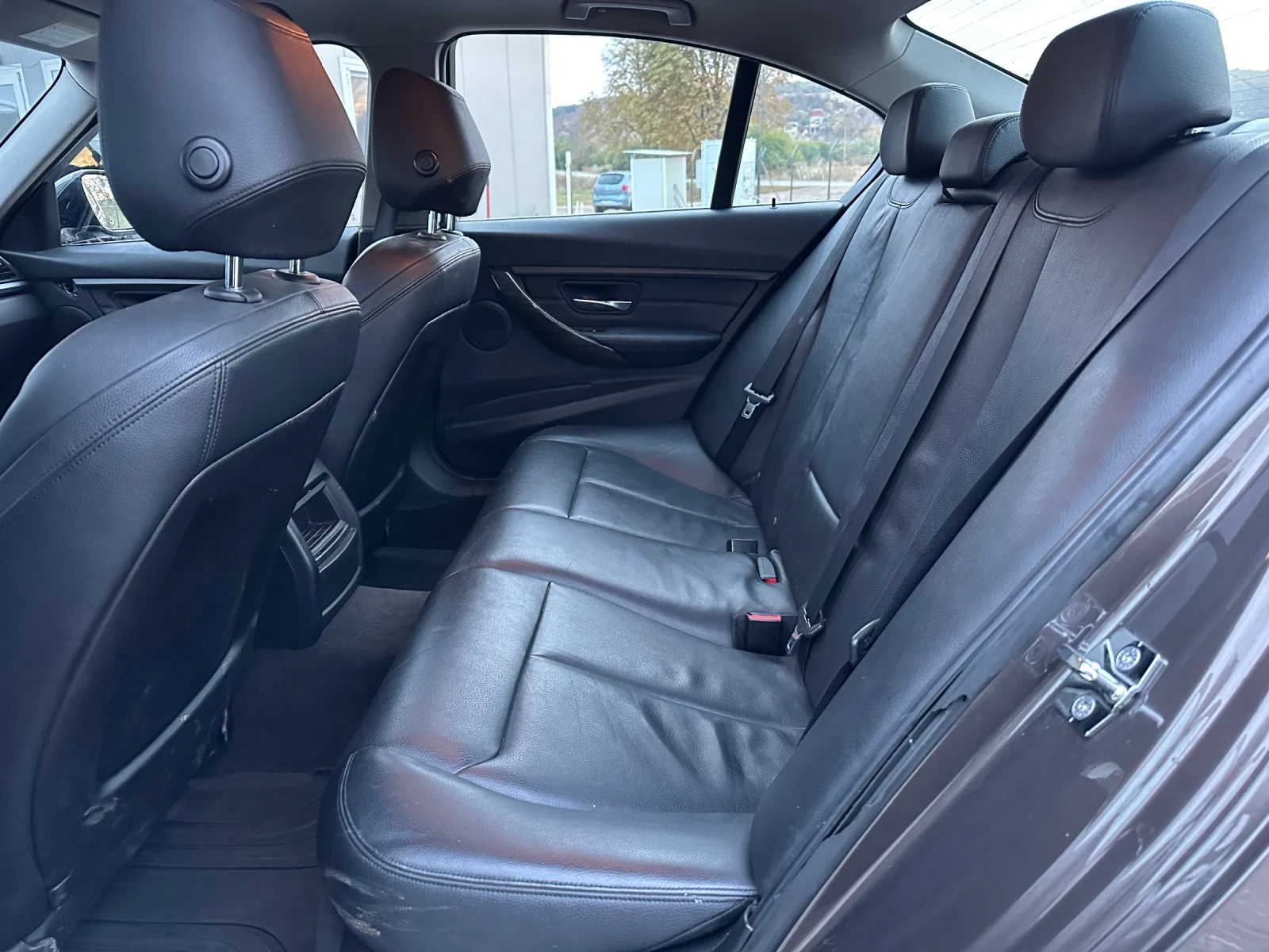 BMW 320, снимка 11 - Автомобили и джипове - 56564402