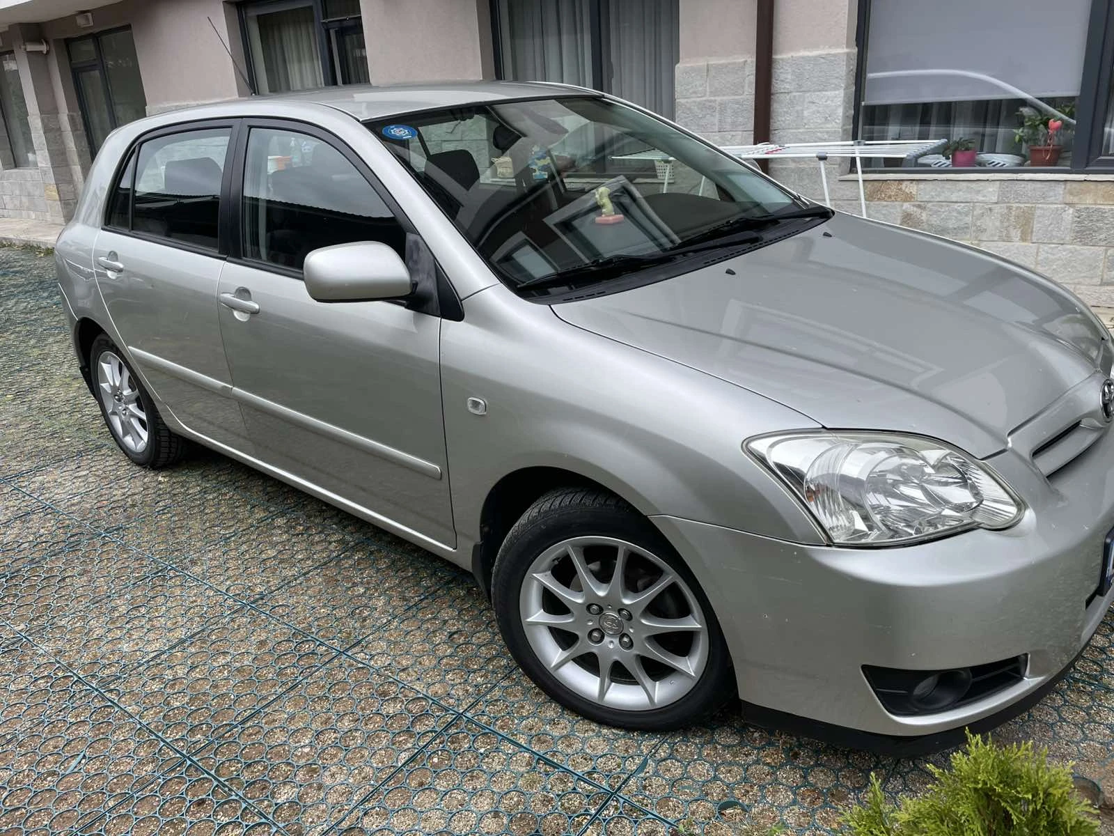 Toyota Corolla 1.6i, снимка 3 - Автомобили и джипове - 56601287