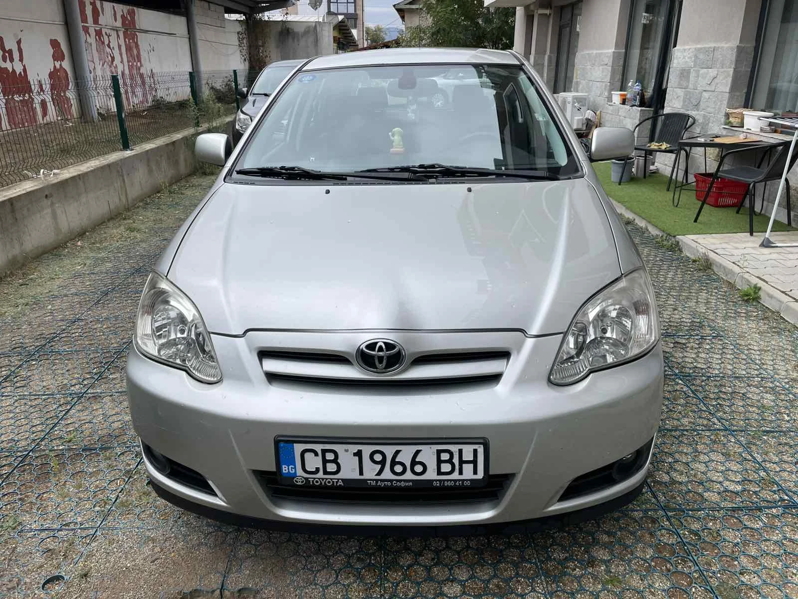 Toyota Corolla 1.6i, снимка 2 - Автомобили и джипове - 56601287