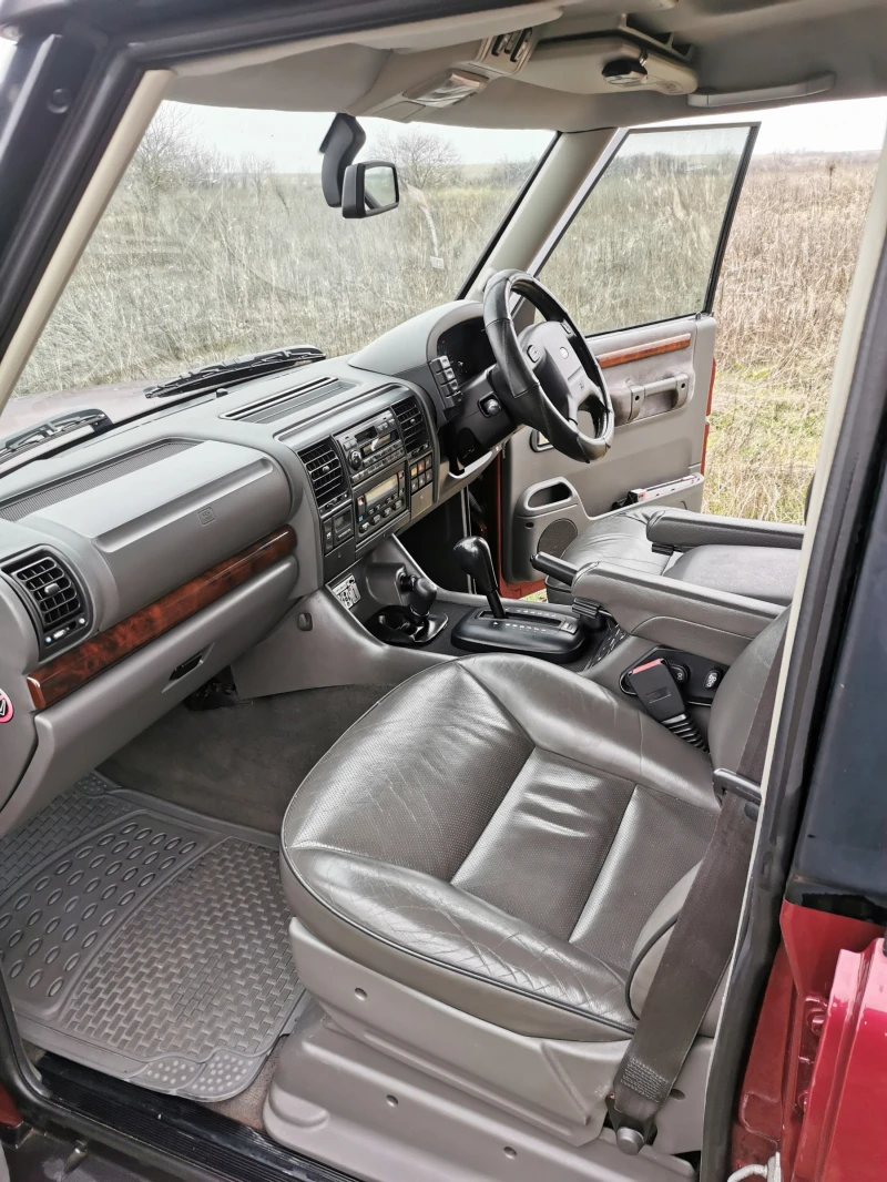 Land Rover Discovery 2.5 TD5 , снимка 11 - Автомобили и джипове - 48681959