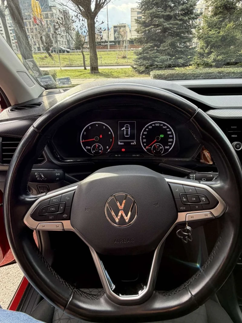 VW T-Cross, снимка 5 - Автомобили и джипове - 53065349