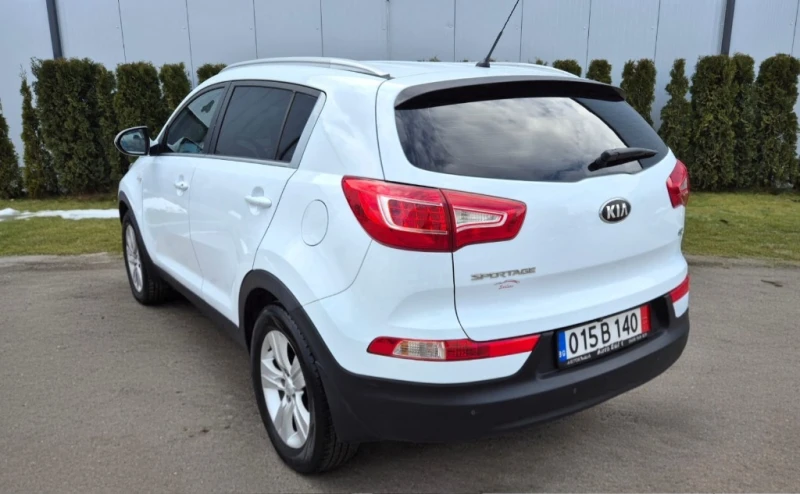 Kia Sportage 1.6i, снимка 3 - Автомобили и джипове - 53569580