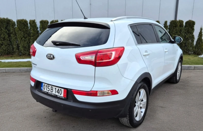 Kia Sportage 1.6i, снимка 5 - Автомобили и джипове - 53569580