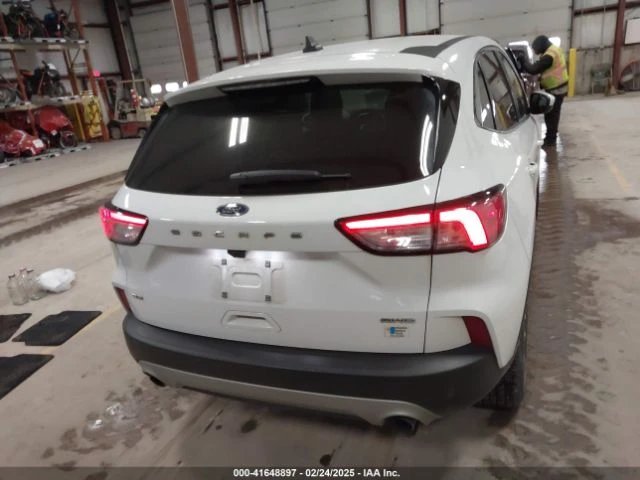 Ford Escape * SE* CARFAX* , снимка 8 - Автомобили и джипове - 49344731