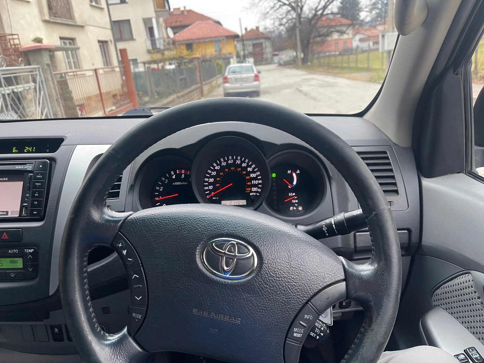 Toyota Hilux  - изображение 7