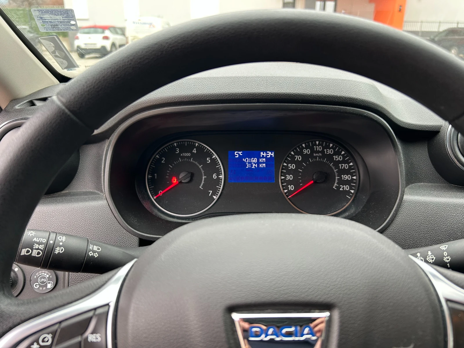 Dacia Duster 1.0 Tce LPG, ГАРАНЦИЯ до 06.2025! БЕЗ ЗАБЕЛЕЖКИ! - изображение 5
