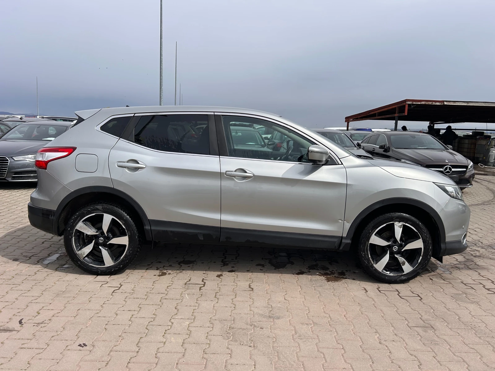 Nissan Qashqai 1.6DCI 4X4 NAVI/KAMERA EURO 6 - изображение 5