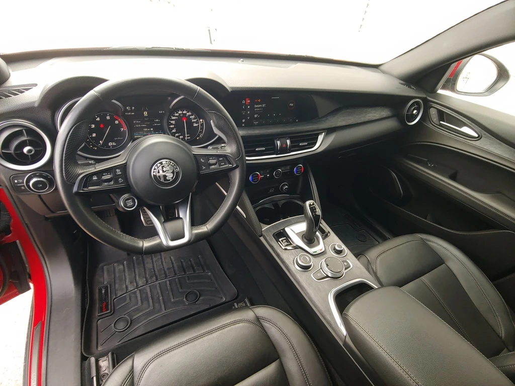 Alfa Romeo Stelvio 2.0 AWD  - изображение 9