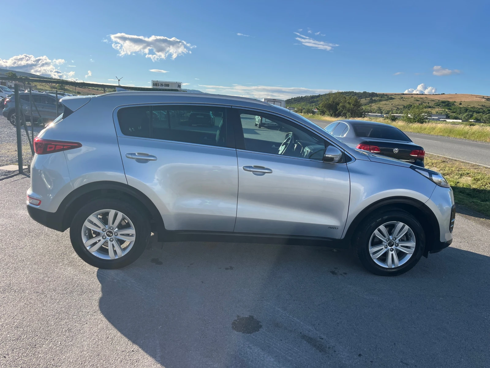 Kia Sportage 1.6 NAVI , снимка 3 - Автомобили и джипове - 54782907
