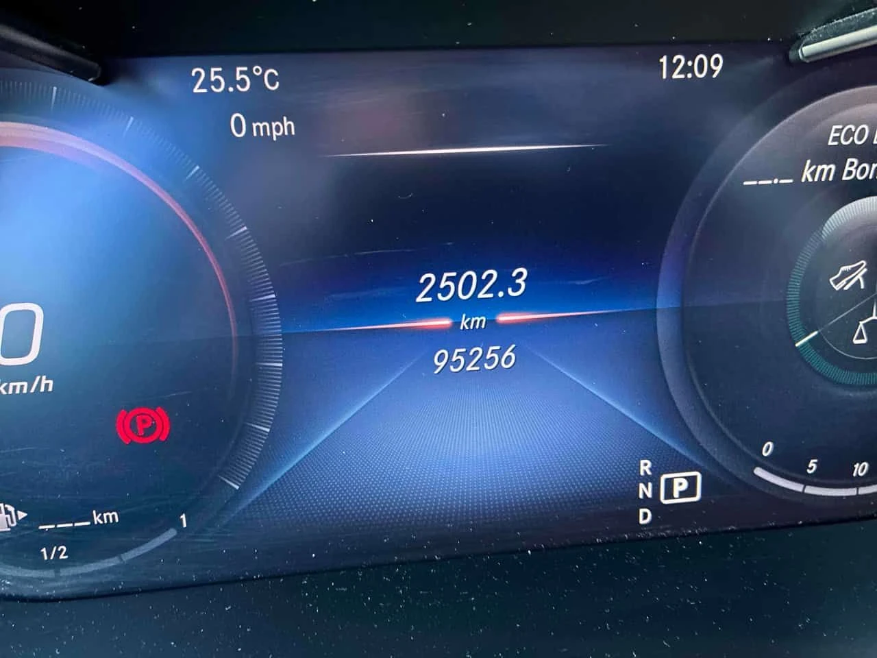 Mercedes-Benz GLC 300 4MATIC/360/ПАНОРАМА/ПОДГРЕВИ/ВТОРИ ГУМИ, снимка 10 - Автомобили и джипове - 54887734