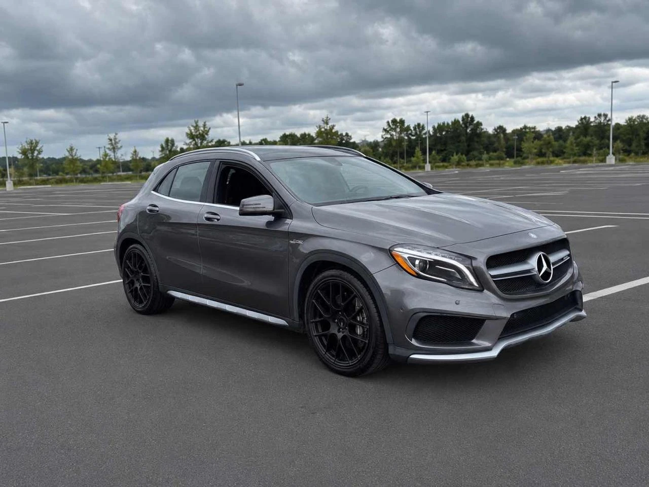 Mercedes-Benz GLA 45 AMG PERFORMANCE PACKAGE* Подгреви* Панорама* Камера* , снимка 2 - Автомобили и джипове - 55046279