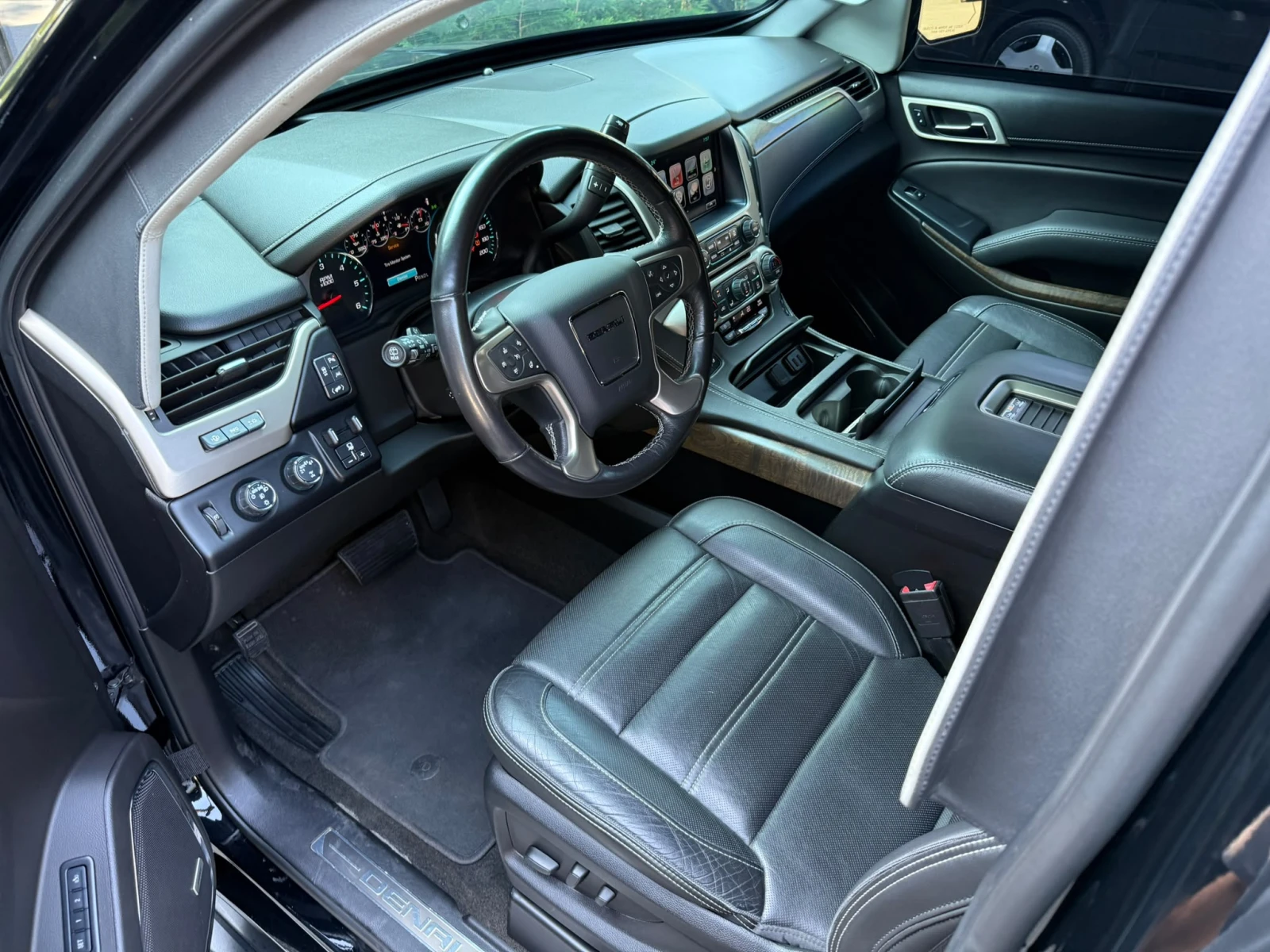 Gmc Yukon DENALI B6 ARMORE-INKASE, снимка 9 - Автомобили и джипове - 55055909