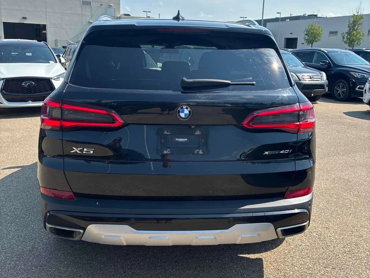 BMW X5 * xDrive40i * LASER* COMFORT SEATS* HARMAN/KARDON*, снимка 4 - Автомобили и джипове - 55510742