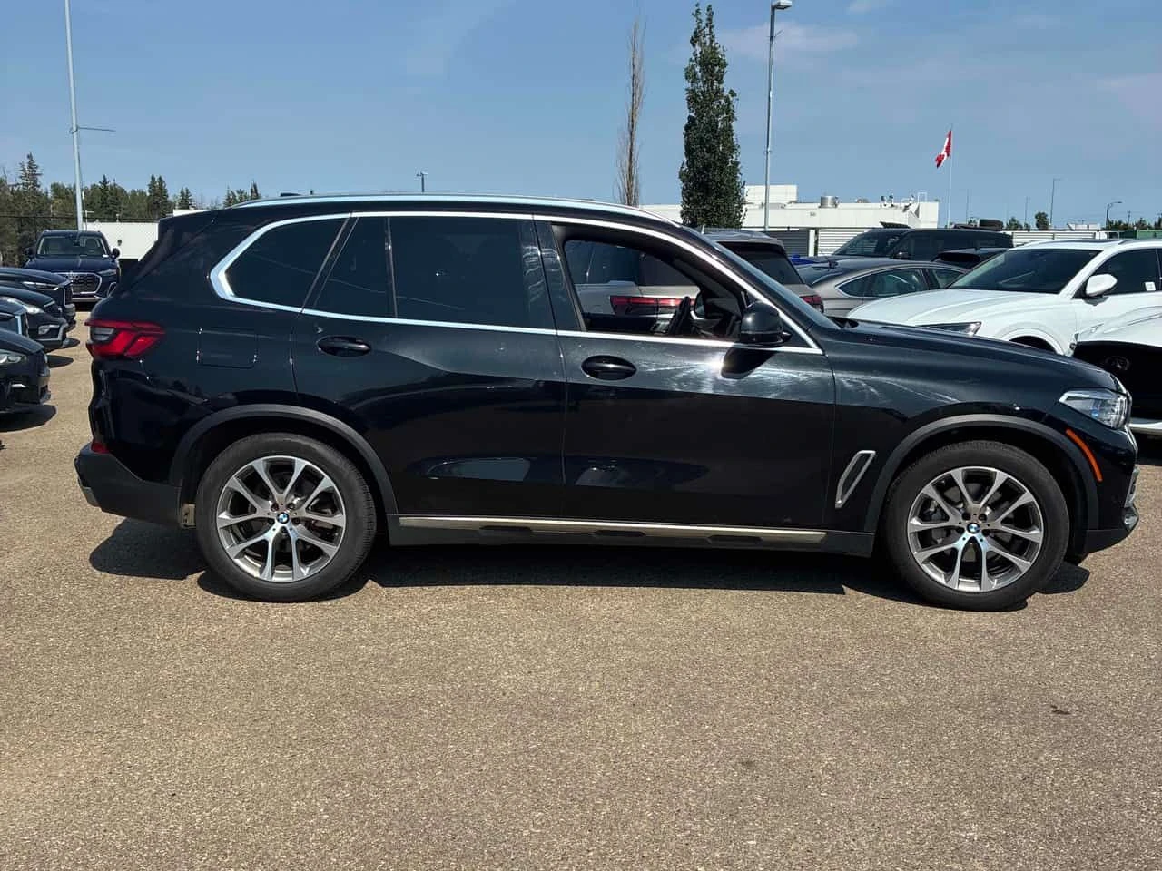 BMW X5 * xDrive40i * LASER* COMFORT SEATS* HARMAN/KARDON*, снимка 3 - Автомобили и джипове - 55510742