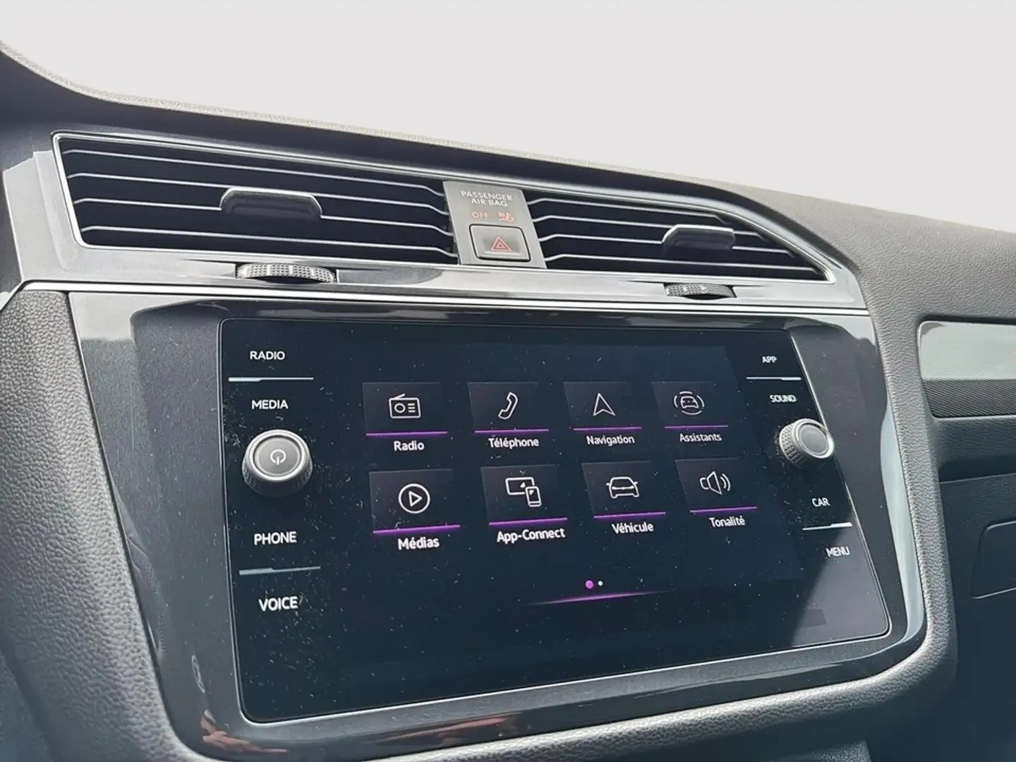 VW Tiguan COMFORTLINE R LINE ЦЕНА ДО БЪЛГАРИЯ АВТОКРЕДИТ, снимка 15 - Автомобили и джипове - 55527916