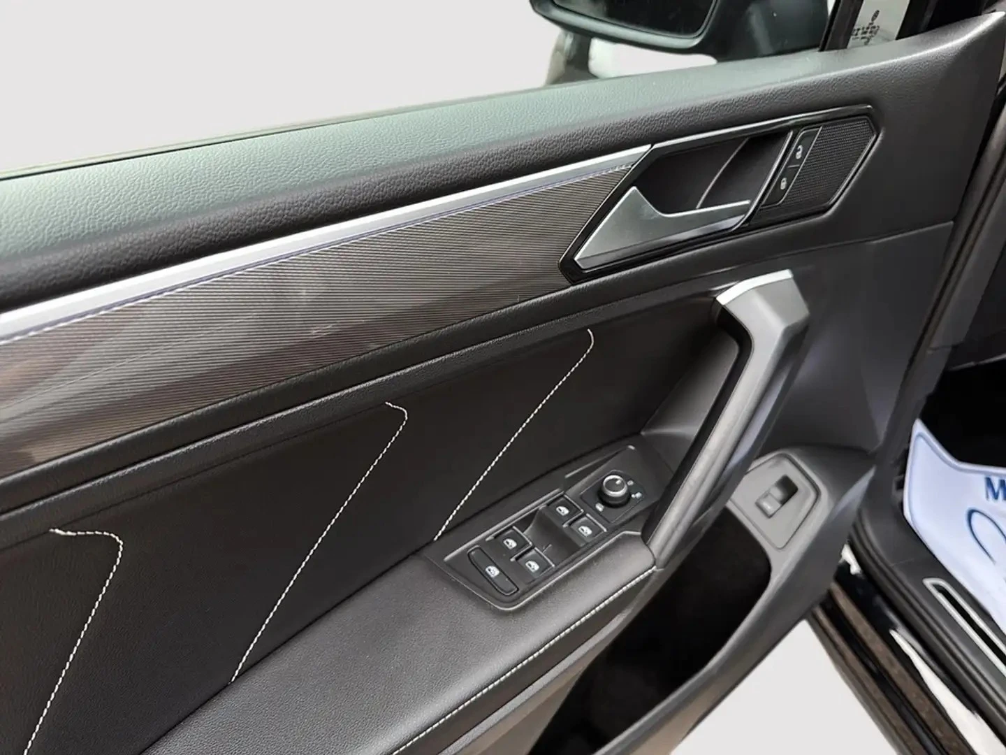 VW Tiguan COMFORTLINE R LINE ЦЕНА ДО БЪЛГАРИЯ АВТОКРЕДИТ, снимка 8 - Автомобили и джипове - 55527916