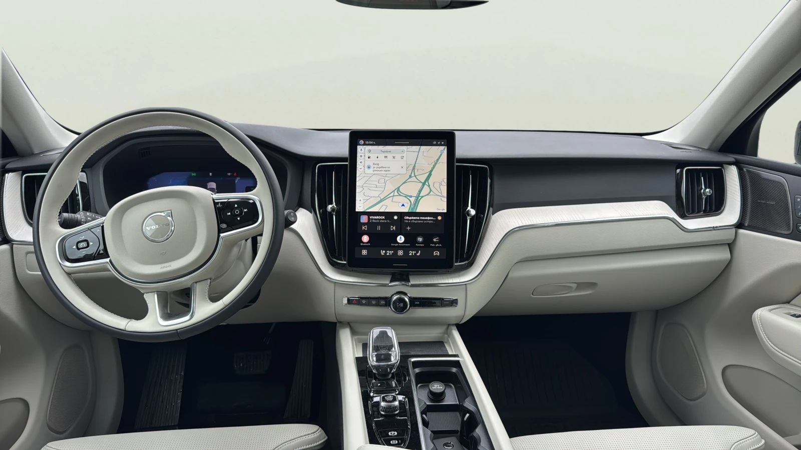 Volvo XC60 2.0 T6 Phev, снимка 9 - Автомобили и джипове - 56537319