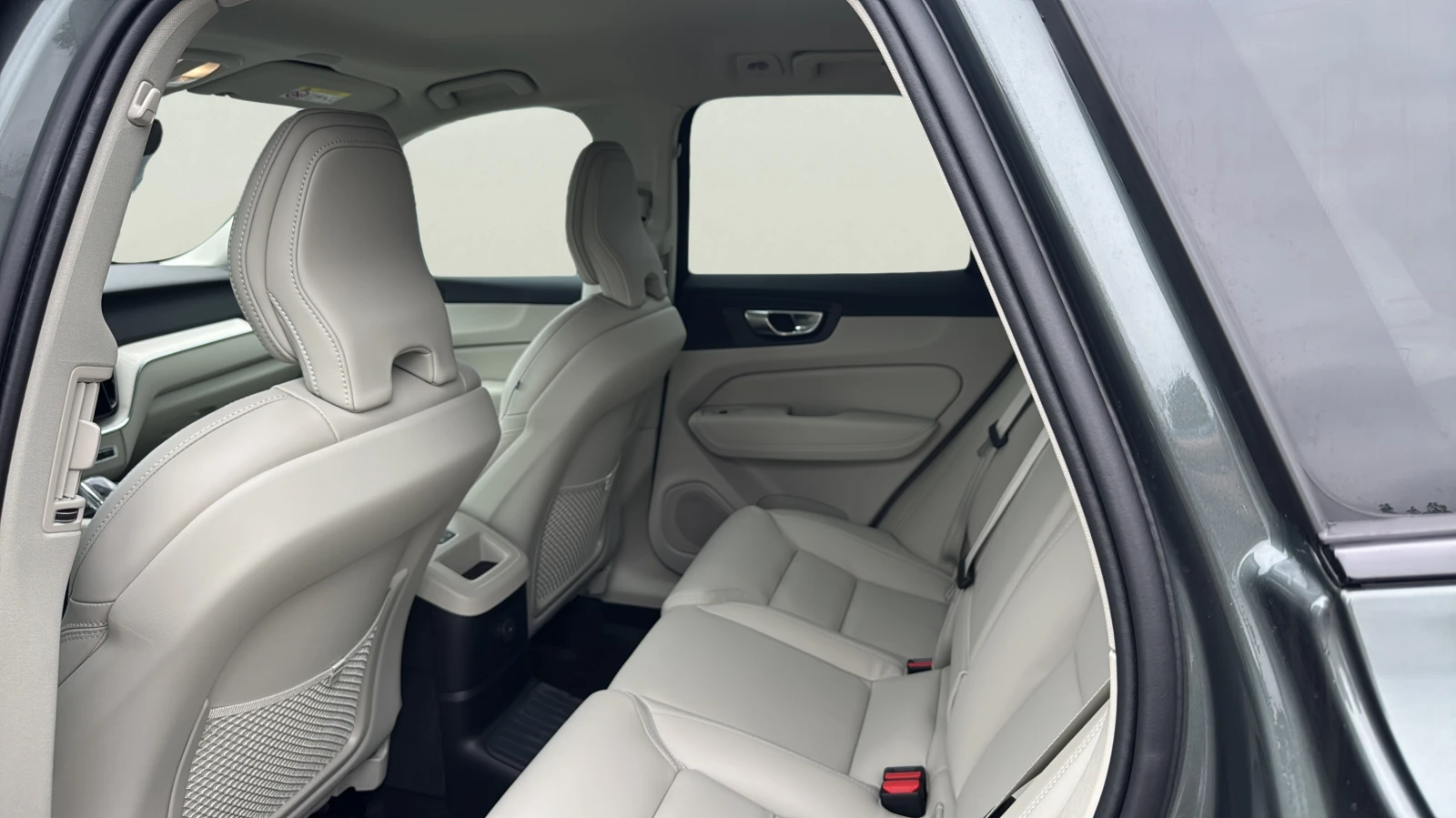Volvo XC60 2.0 T6 Phev, снимка 13 - Автомобили и джипове - 56537319