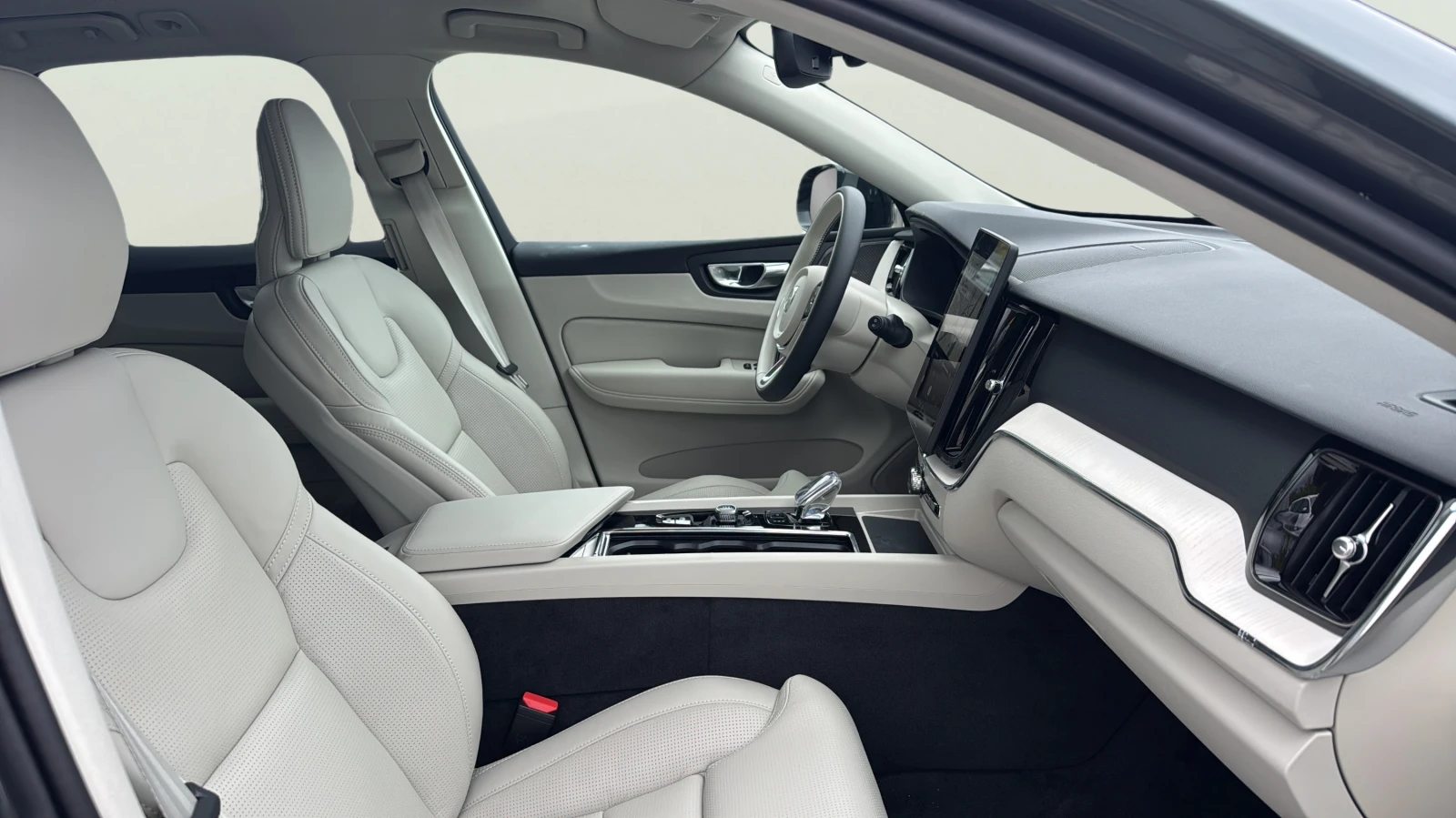 Volvo XC60 2.0 T6 Phev, снимка 12 - Автомобили и джипове - 56537319