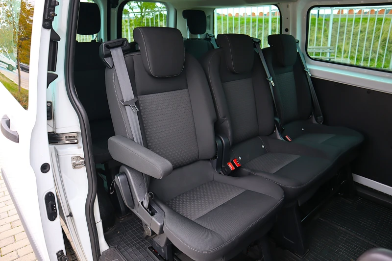 Ford Transit 2.2TDCi L1 Trend, снимка 11 - Бусове и автобуси - 52367125