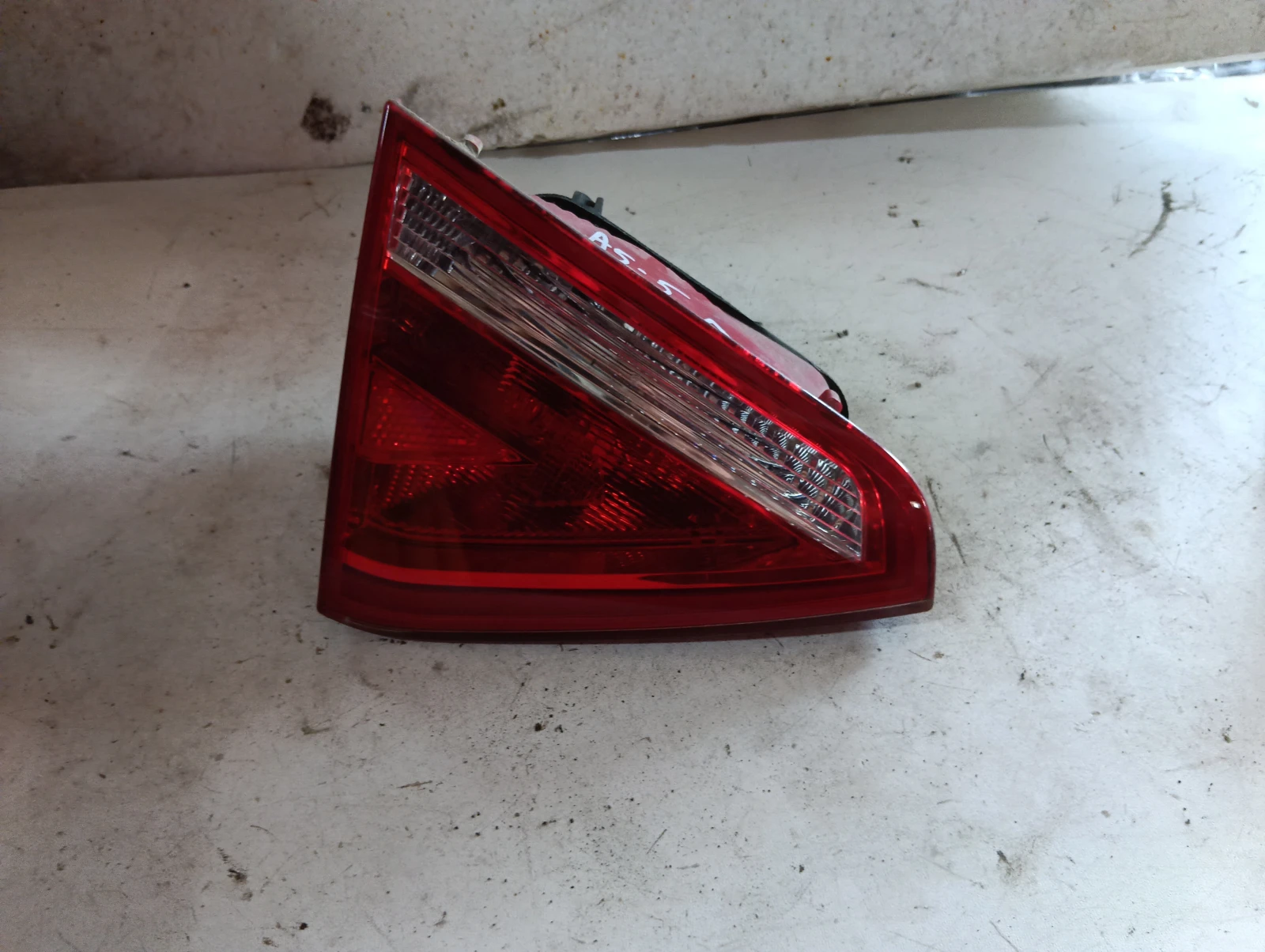 стоп ляв вътрешен 8T0945093 Audi A5