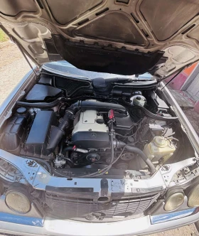 Mercedes-Benz E 200, снимка 5