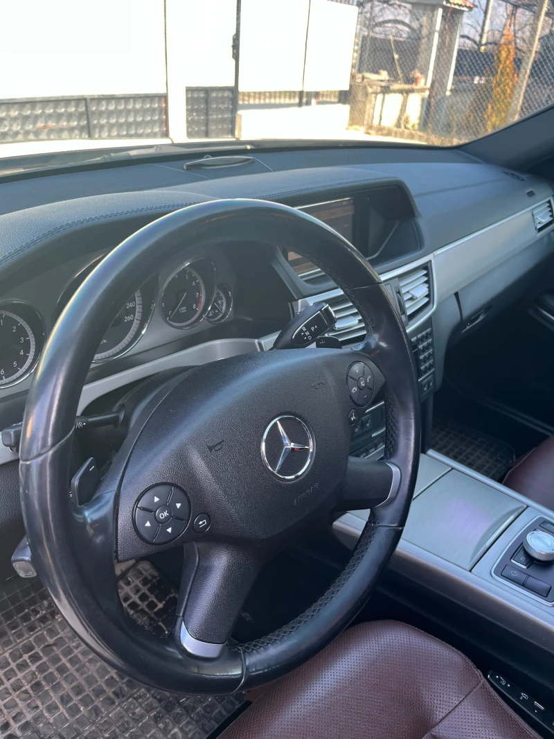 Mercedes-Benz E 500, снимка 9 - Автомобили и джипове - 49279343