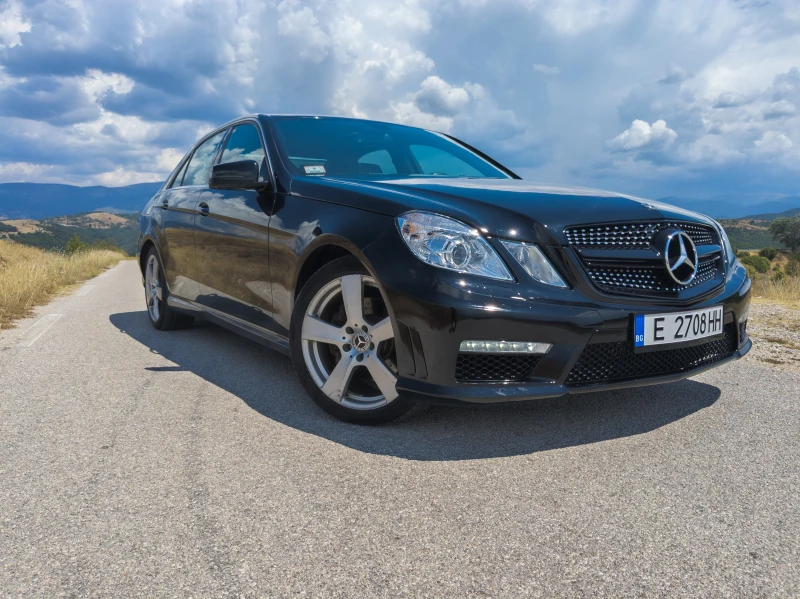 Mercedes-Benz E 350 AMG-4MATIC, снимка 1 - Автомобили и джипове - 49510537