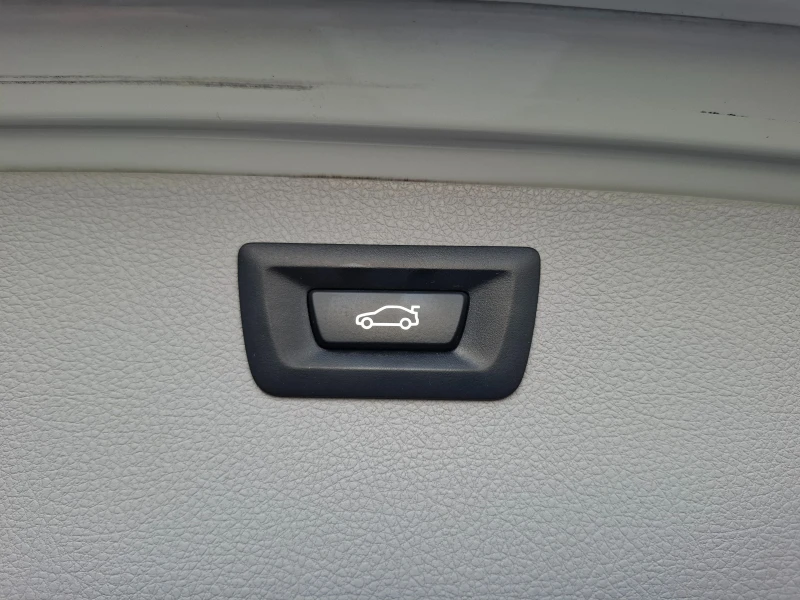 BMW 320 2.0D SPORT Navi Кожа , снимка 14 - Автомобили и джипове - 50743518