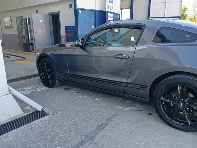 Ford Mustang, снимка 5 - Автомобили и джипове - 52483481
