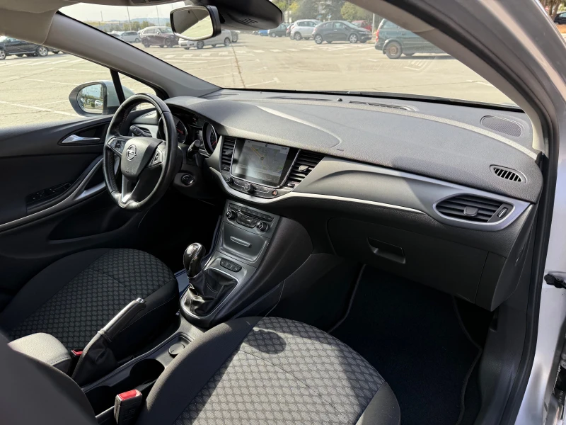 Opel Astra 1.6///Camera///CarPlay///Android Auto/Lane-Assist/, снимка 9 - Автомобили и джипове - 51850473