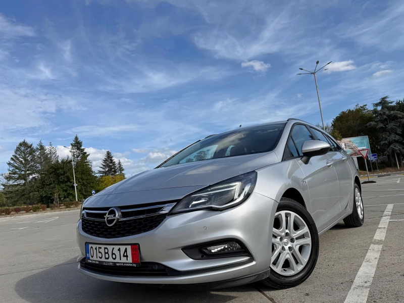 Opel Astra 1.6///Camera///CarPlay///Android Auto/Lane-Assist/, снимка 3 - Автомобили и джипове - 51850473