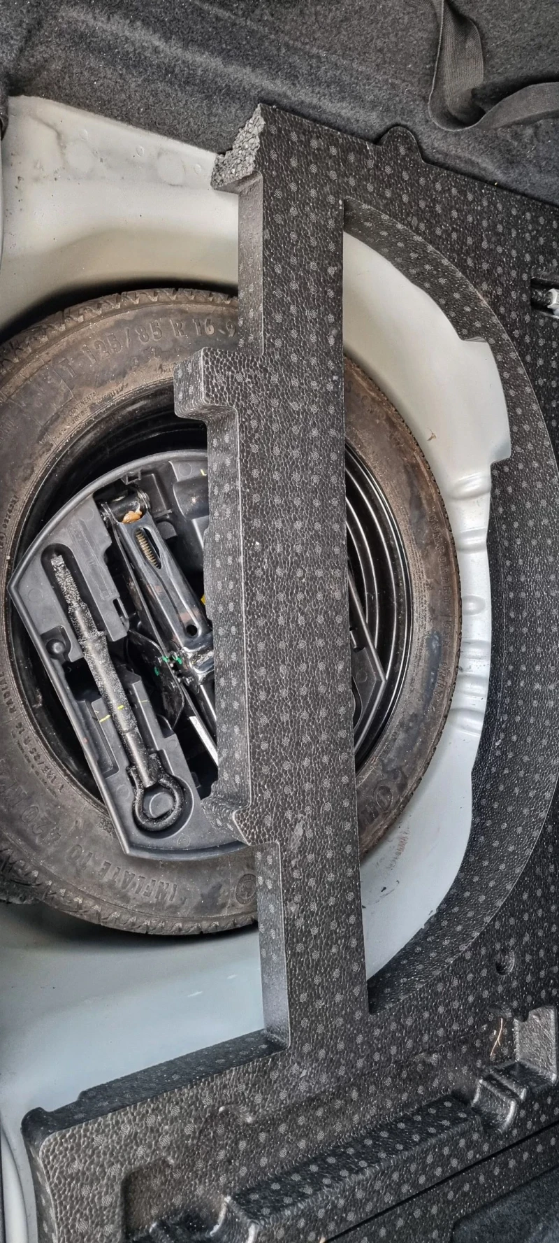 Peugeot 2008 1.6 е hdi allure, снимка 12 - Автомобили и джипове - 53400928