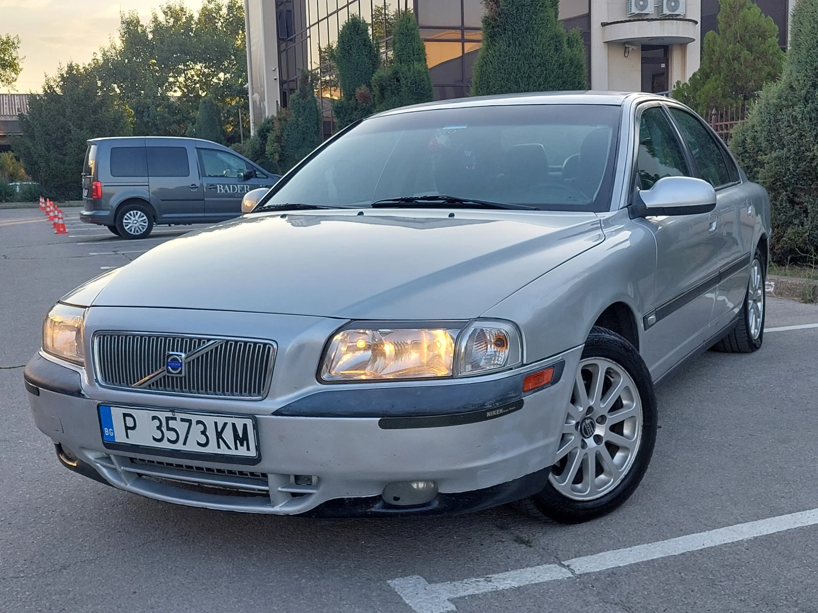 Volvo S80 2.5TDI * РЕГИСТРИРАН И ОБСЛУЖЕН *  - изображение 4