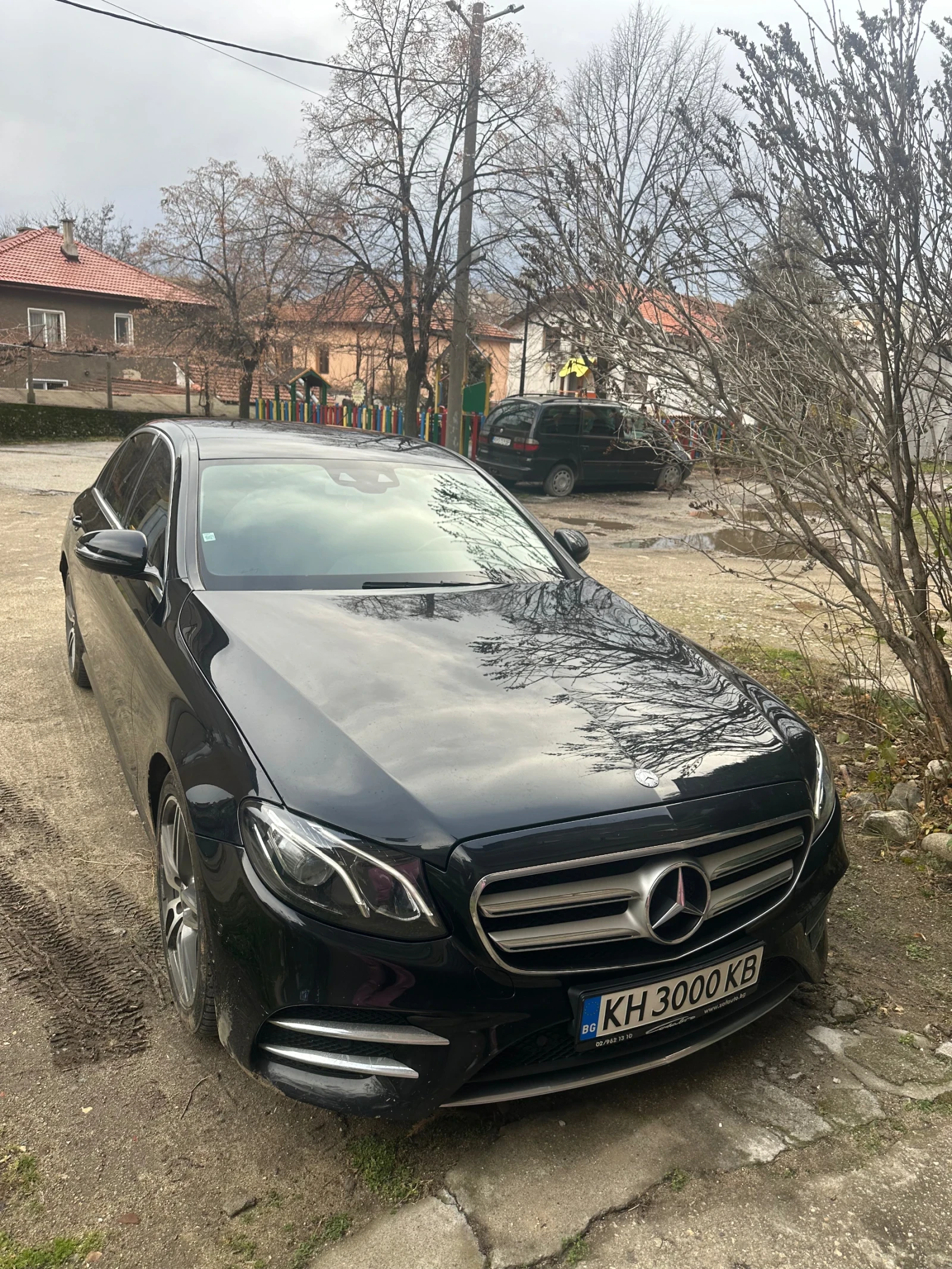 Mercedes-Benz E 220 D 4x4 - изображение 2