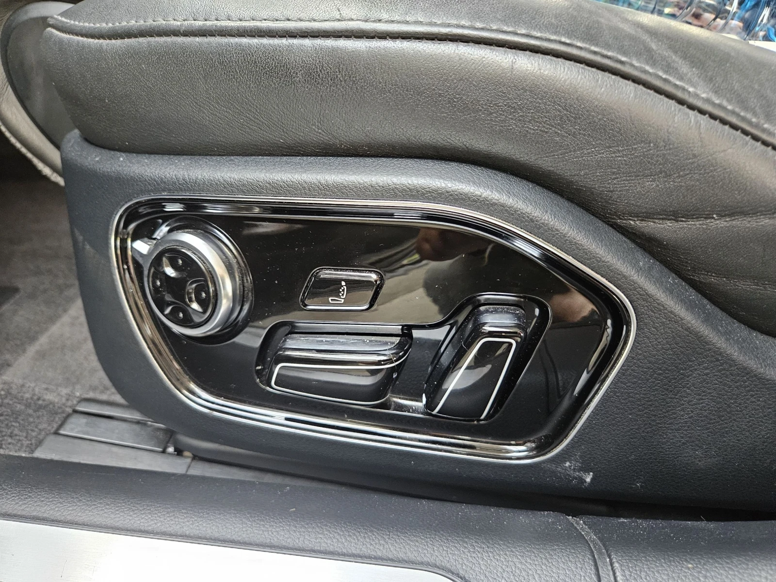 Audi Allroad Audi A8L 4.2 TDI - изображение 8