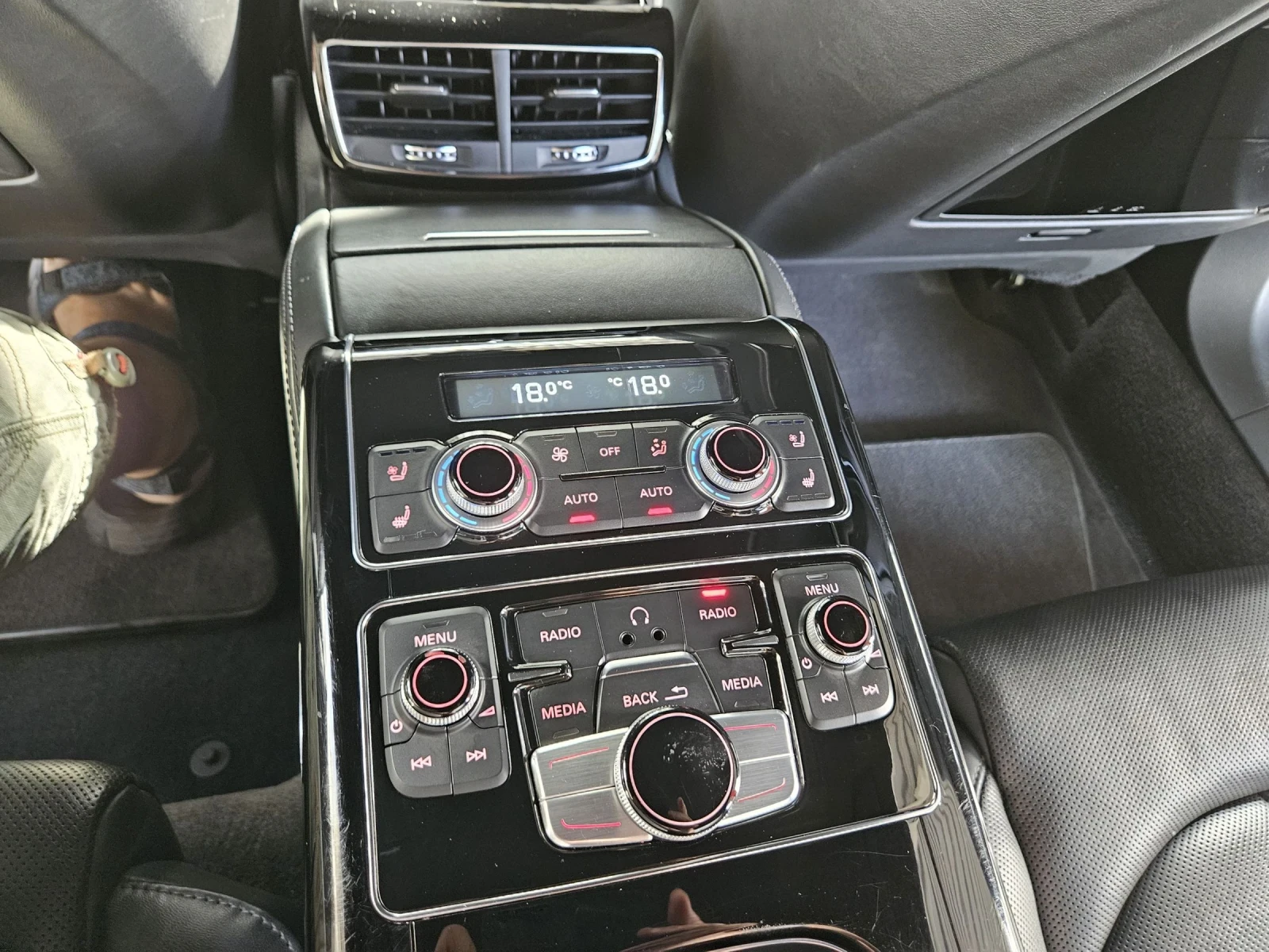 Audi Allroad Audi A8L 4.2 TDI - изображение 10