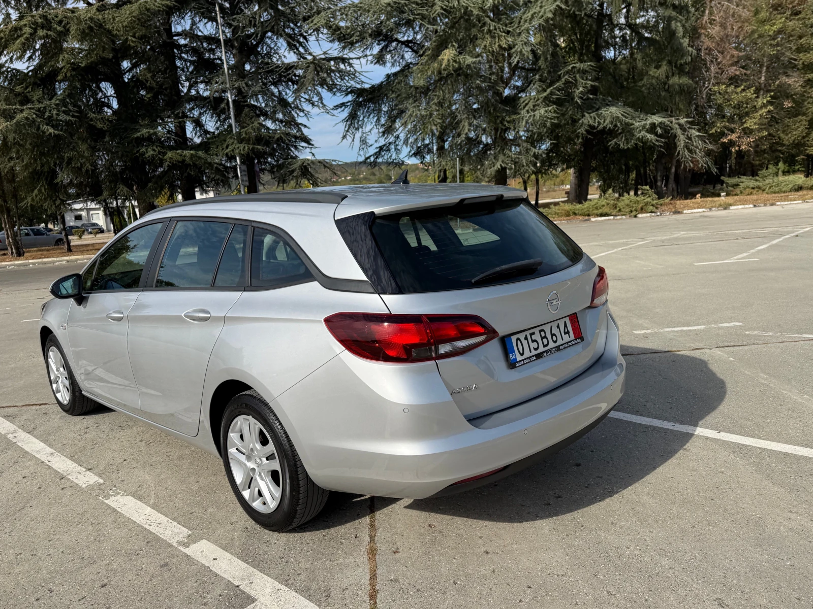 Opel Astra 1.6///Camera///CarPlay///Android Auto/Lane-Assist/ - изображение 5