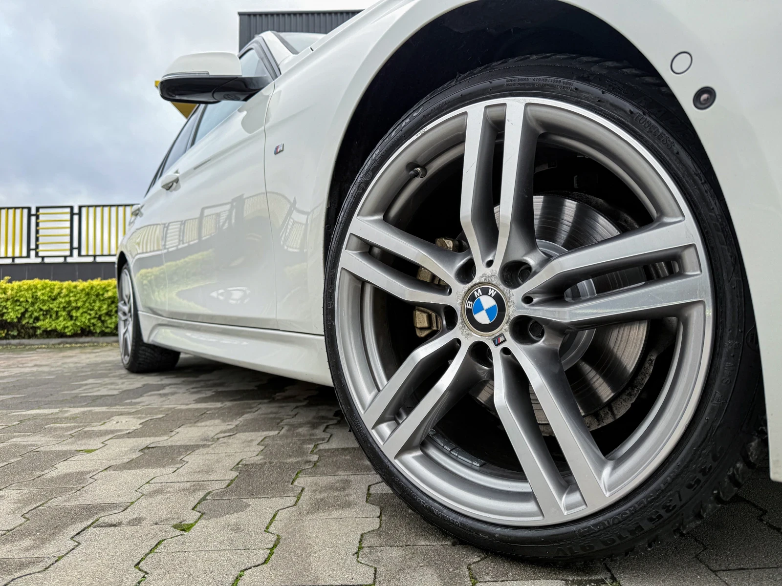 BMW 335 X-Drive INDIVIDUAL / FULL  | Mobile.bg   12