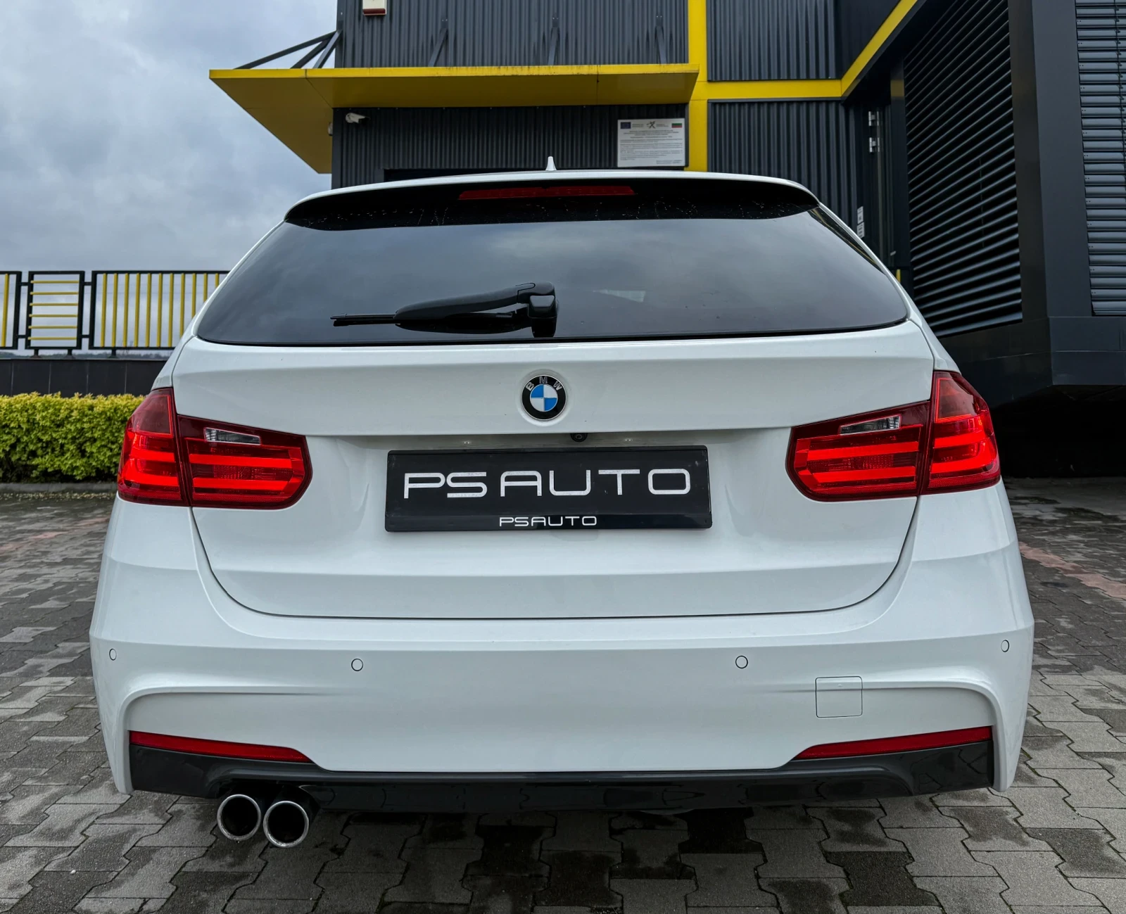 BMW 335 X-Drive INDIVIDUAL / FULL  | Mobile.bg   4