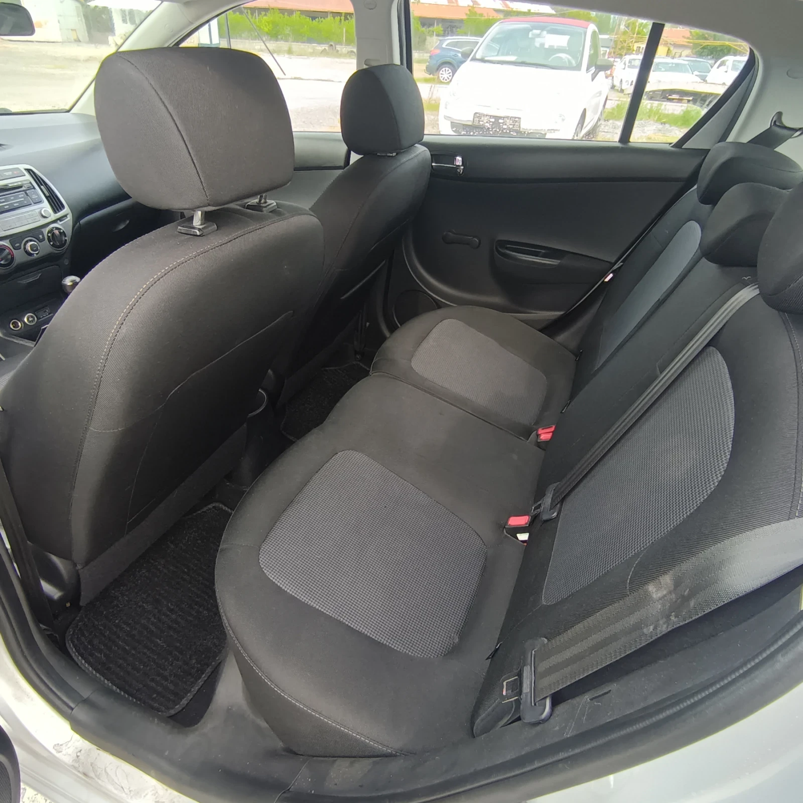 Hyundai I20 Бензинов, снимка 11 - Автомобили и джипове - 54393344