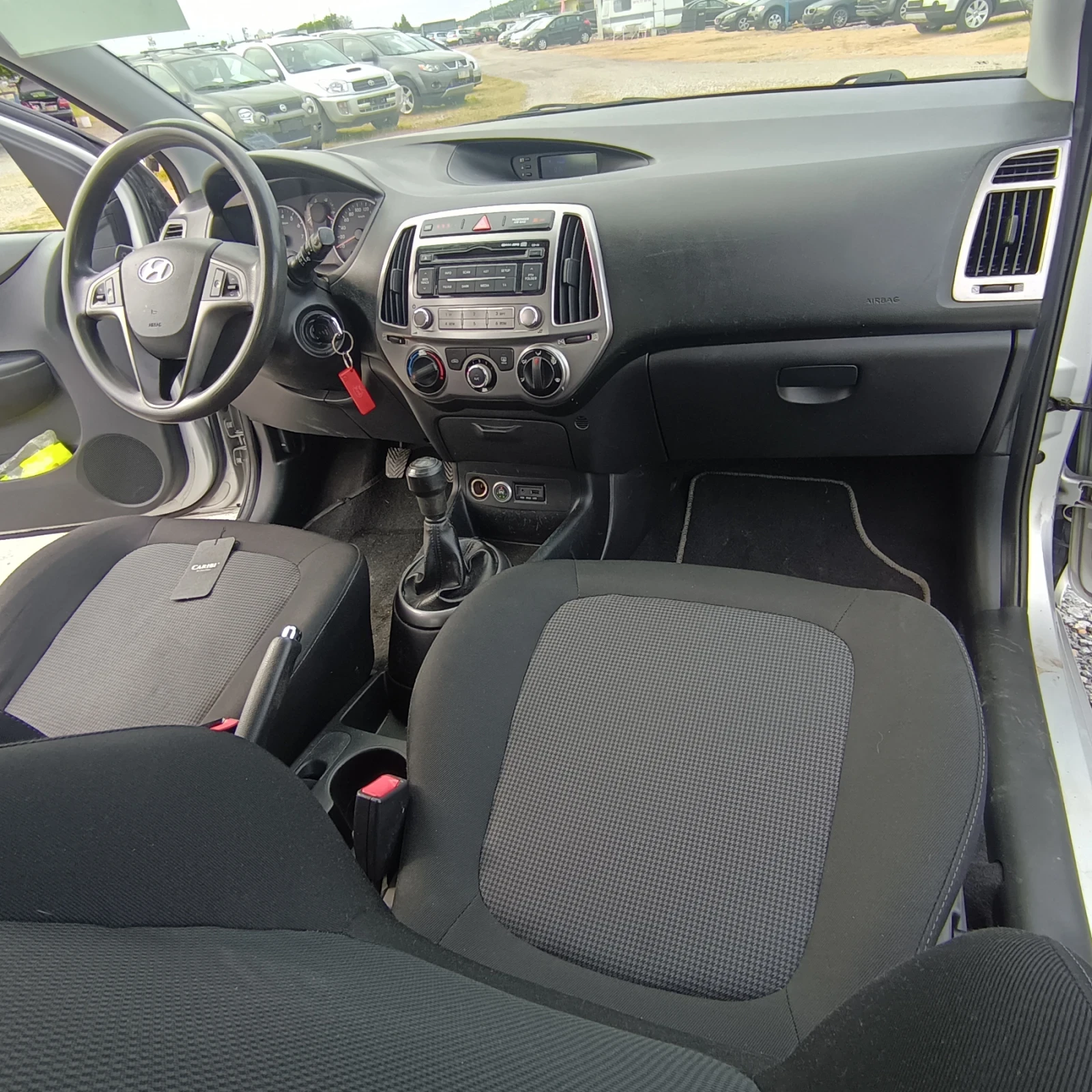 Hyundai I20 Бензинов, снимка 15 - Автомобили и джипове - 54393344