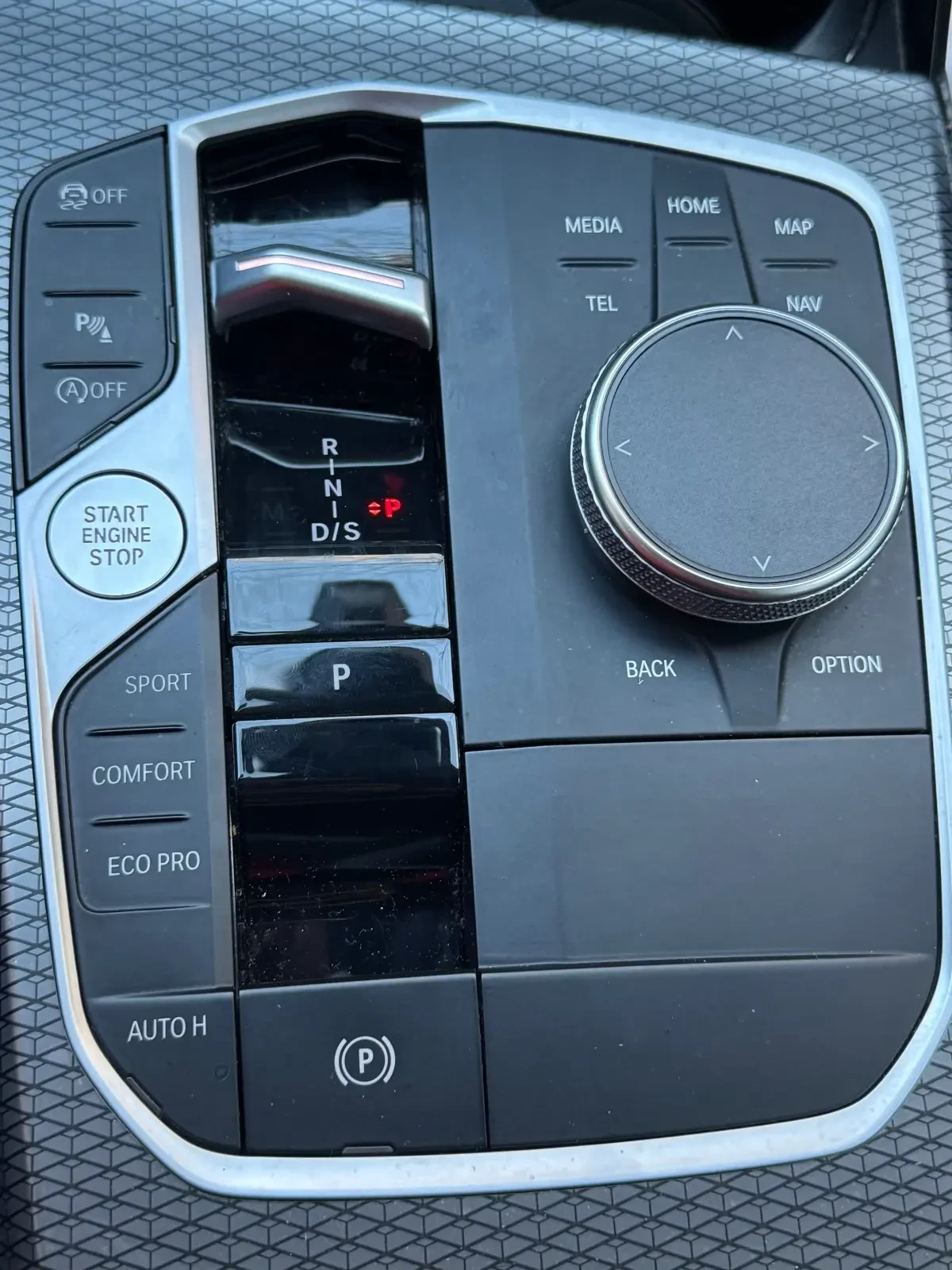 BMW 320 320i xDrive, снимка 9 - Автомобили и джипове - 53919469