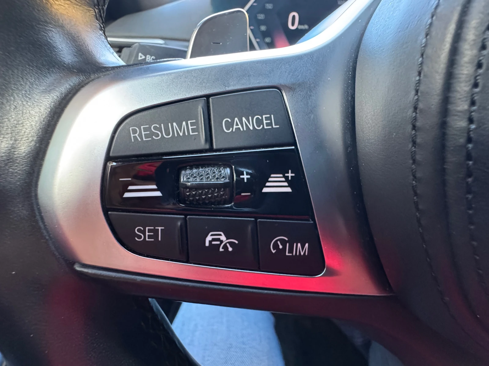 BMW 320 320i xDrive, снимка 10 - Автомобили и джипове - 53919469